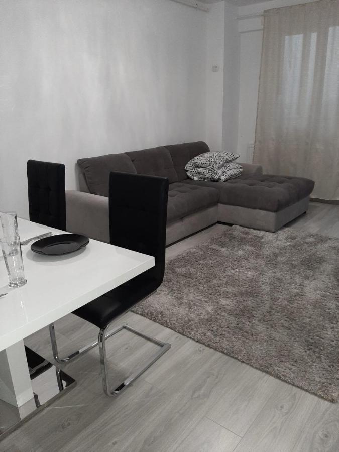 Luxury Daniel Apartament Residence Militari Roşu 외부 사진